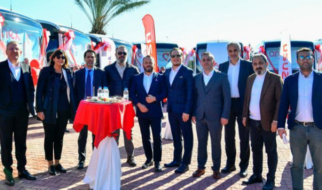 Anadolu Isuzu’dan Anex Tour’a 17 yeni NovoLux otobüs teslimatı