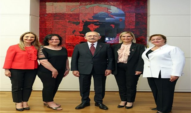 CHP Kadın Kolları, 80 bininci üyeyi Kılıçdaroğlu ile buluşturdu