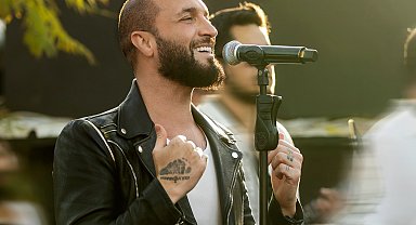 Berkay'dan 14'ncü Alaçatı Ot Festivali'nde muhteşem konser