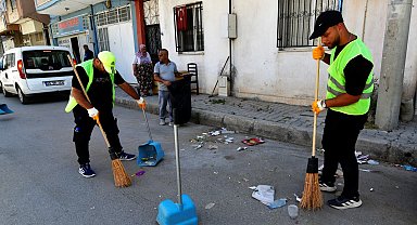 Bornova'da "Süpürge Timi" görevde