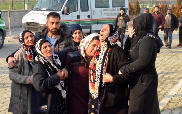 6'sı çocuk 8 göçmen Turgutlu'da toprağa verildi