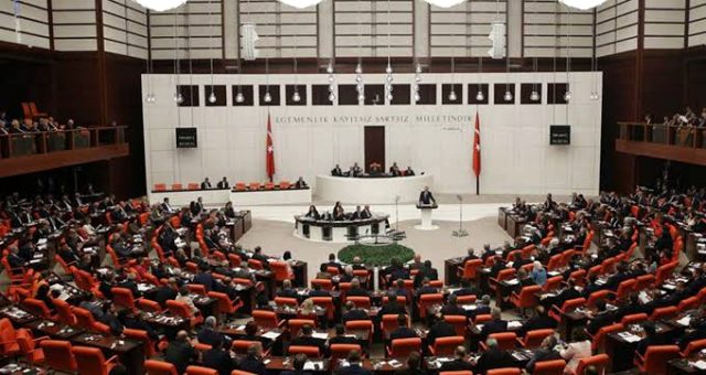 Adelet Bakanlığı'nın yaptığı arabuluculuk sınavına 200 milletvekilinin girdiği ortaya çıktı
