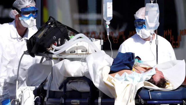 Almanya'da doktorlara vicdanları yaralayan talimat: Durumu kötü olanlara dokunmayın