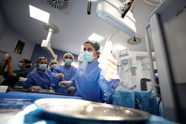 Antalya'da robotik yöntemle organ nakli yapıldı