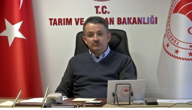 Bakan Pakdemirli, video konferans aracılığıyla Ak Parti İzmir İl Teşkilatı ile bayramlaştı