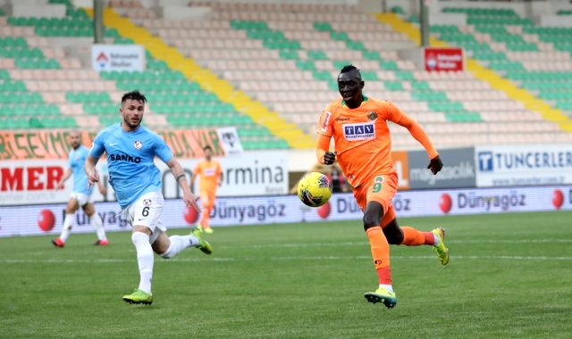 Beşiktaş'ın istediği Papiss Cisse'ye Fenerbahçe de talip oldu