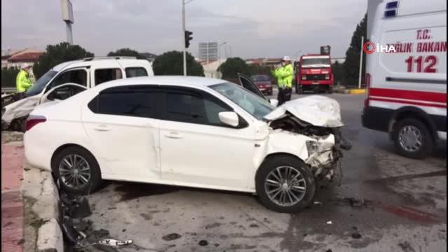 Bir anlık dikkatsizlik kazaya neden oldu: 2 yaralı