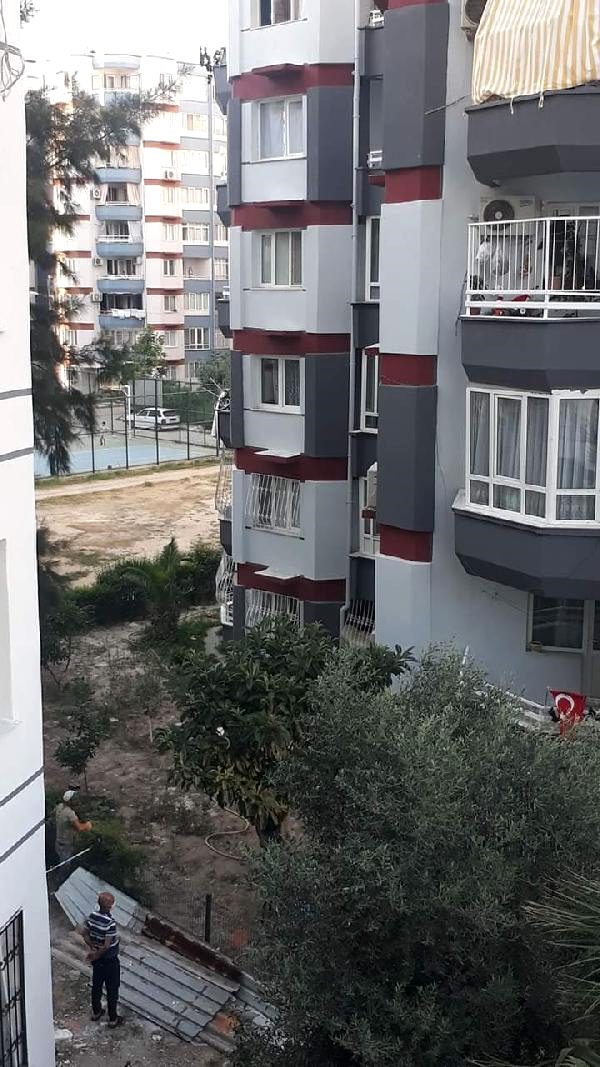 Bir yaşındaki çocuk, 5'inci kattan düştü, babanın feryatları yürek dağladı