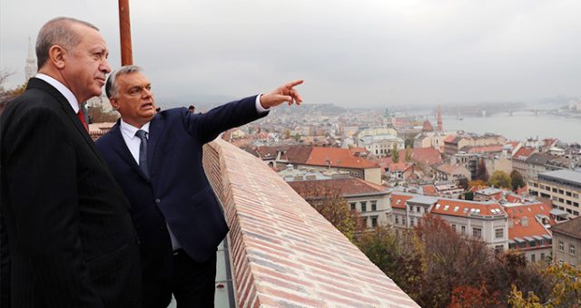 Cumhurbaşkanı Erdoğan ve Macaristan Başbakanı Orban'ın buluşmasında dikkat çeken kareler