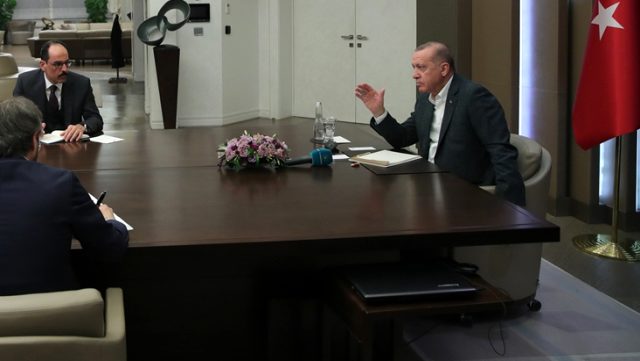 Cumhurbaşkanı Erdoğan'ın bakanlarla yaptığı telekonferansta Çavuşoğlu'nu uyardı