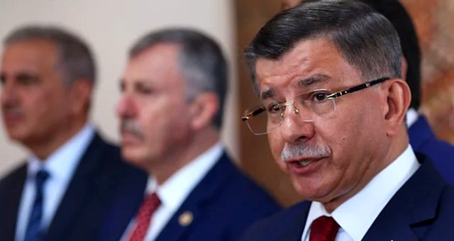 Davutoğlu'ndan Bilim ve Sanat Vakfı'na kayyum atanmasıyla ilgili ilk açıklama