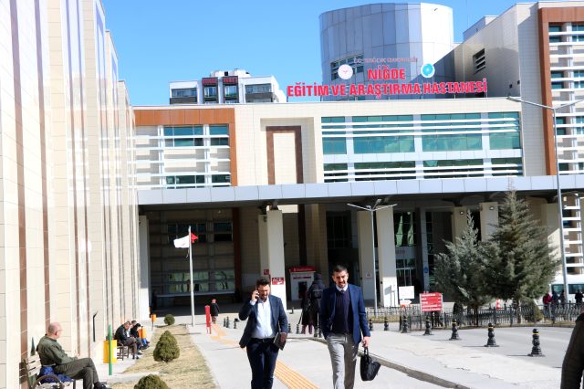 İran'dan kaçak gelen 2 göçmen koronavirüs şüphesiyle Niğde'de tedavi altına alındı
