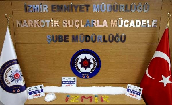 İzmir'de rekor uyuşturucu ele geçti