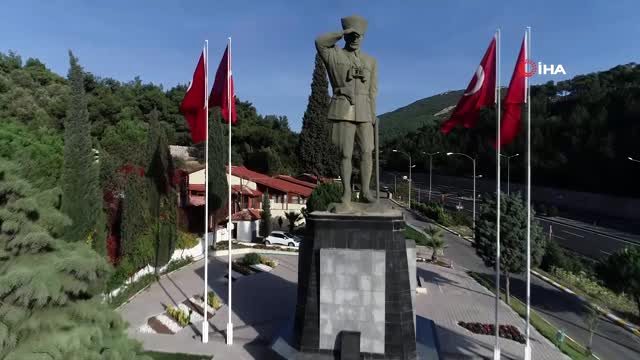 İzmir'in sembolleri arasına giren Atatürk heykeli drone görüntüleri