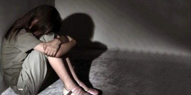 Küçük kıza cinsel istismar uyguladı, babasını dolandırıp annesiyle kaçtı