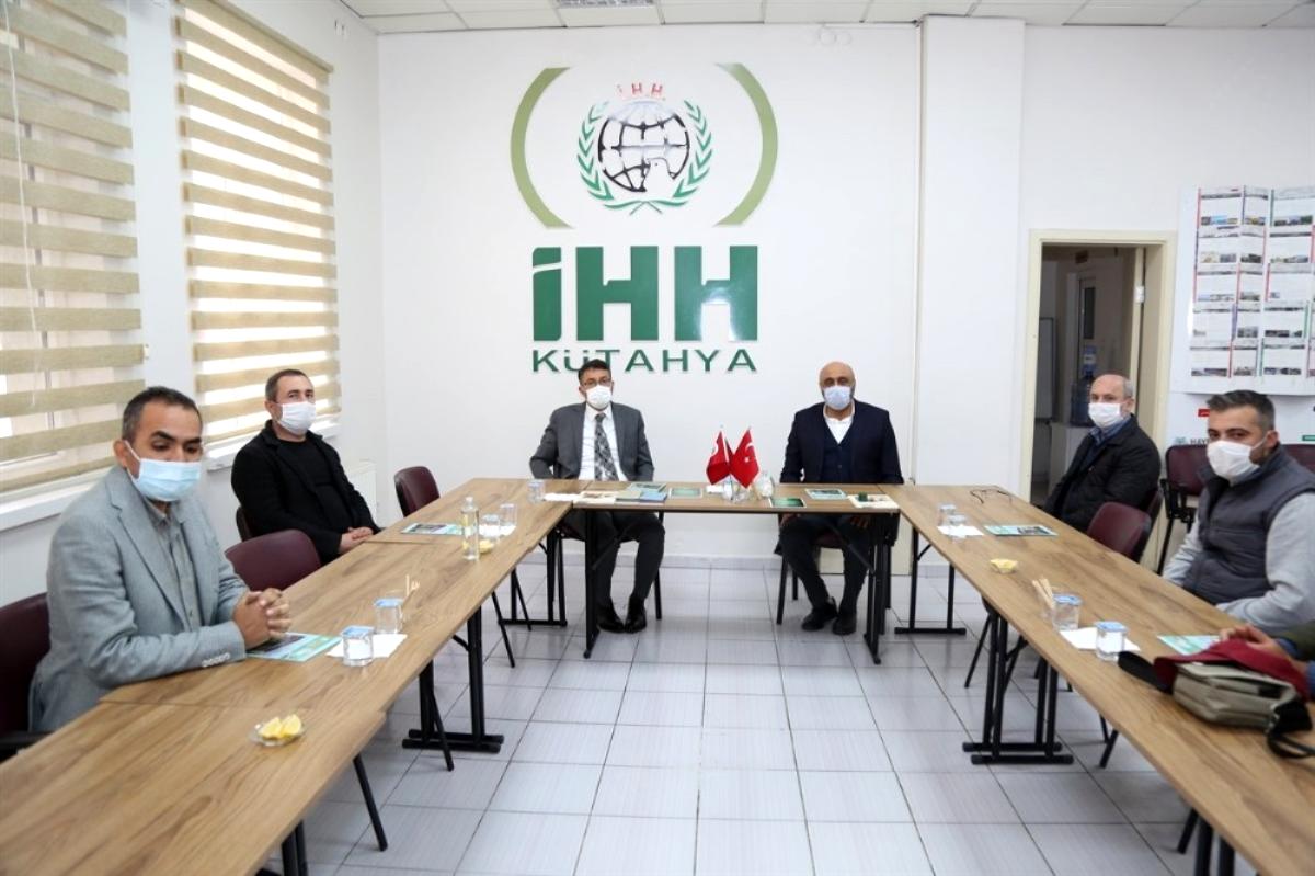 Kütahya'da 200 aileye gıda yardımı