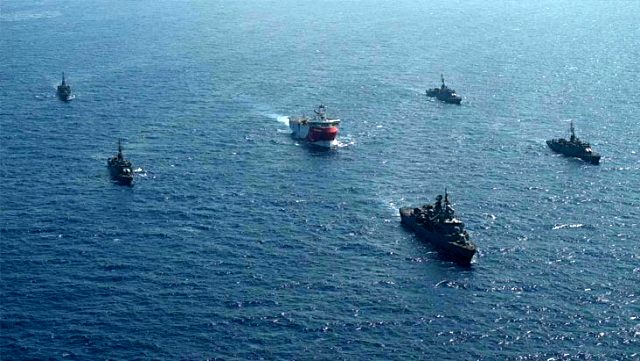 Milli Savunma Bakanlığı, Doğu Akdeniz'de gerginlik yaşadığımız Yunanistan'a savaş gemileriyle gözdağı verdi