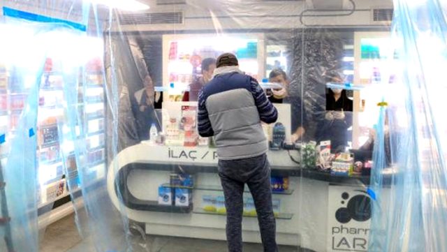 Normalleşme süreciyle birlikte İstanbul'da eczanelerin de çalışma saatleri değişti