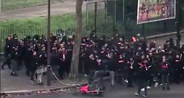 Paris'teki maç öncesinde Galatasaray taraftarları ile polis arasında arbede