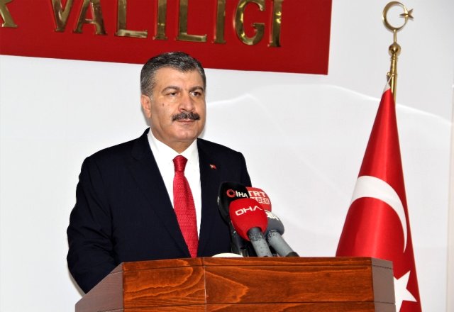 Sağlık Bakanı Koca İzmir'de