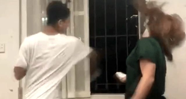 Şaka yapmak isterken tokat attığı genç kız, baygınlık geçirdi