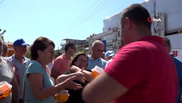 Sığacık'ta meyve ağaçlarına tuzaklı koruma