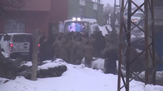 Son dakika haberleri... Bingöl'den kalkan askeri helikopter düştü (5)