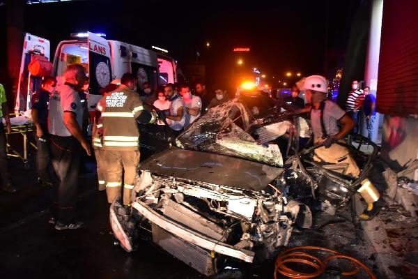 Son dakika haberleri... İzmir'de kaza: 1'i ağır, 3 yaralı