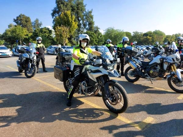 Son dakika... İzmir'de, 'Şahinler' timine 21 motosikletli trafik polisi daha katıldı
