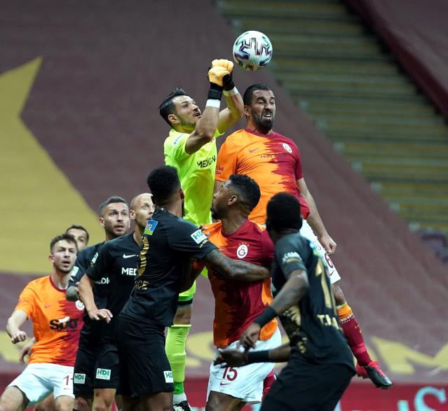 Süper Lig: Galatasaray: 0 Yeni Malatyaspor: 1 (İlk yarı) - Gazete Demokrat - Gündem ve Son ...