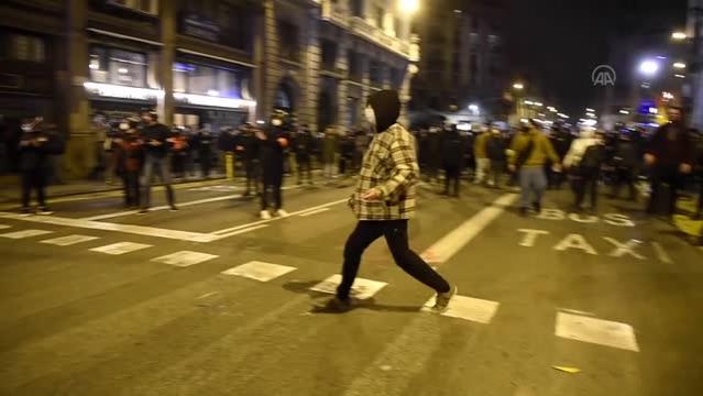 Tutuklanan rap sanatçısı Hasel'e destek gösterileri 6. gününü doldurdu