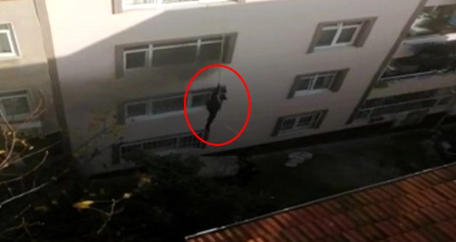 Yangında mahsur kalan hamile kadın, ip yardımıyla kurtarıldı