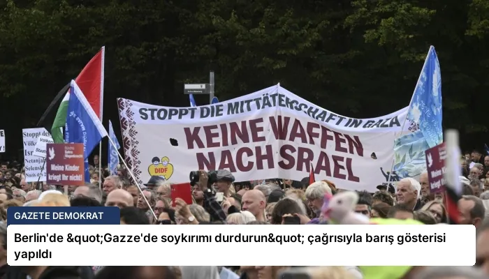 Berlin’de "Gazze’de soykırımı durdurun" çağrısıyla barış gösterisi yapıldı