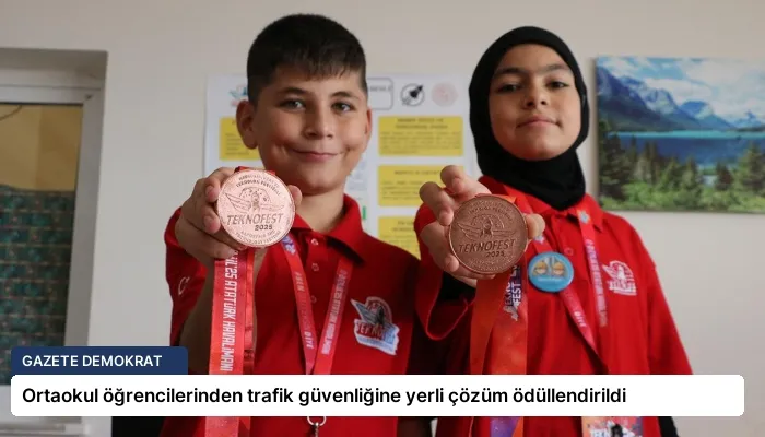 Ortaokul öğrencilerinden trafik güvenliğine yerli çözüm ödüllendirildi